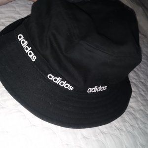 Hat (adidas)